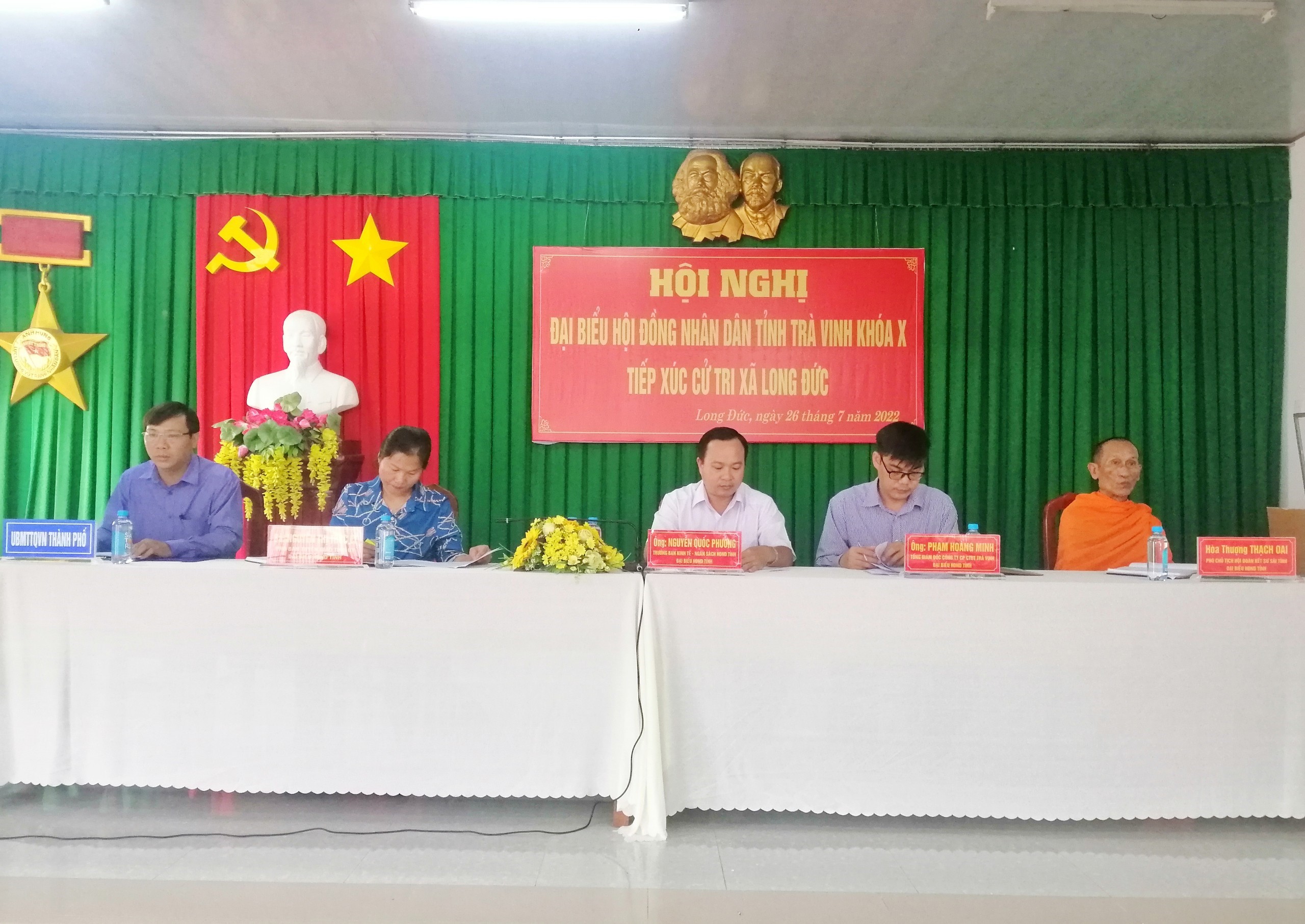 Đại biểu HĐND tỉnh Trà Vinh khoá X tiếp xúc cử tri xã Long Đức thành phố Trà Vinh sau kỳ họp thứ 5 