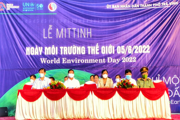 Thành phố Trà Vinh tổ chức Lễ mittinh hưởng ứng Ngày môi trường thế giới 05/6/2022 theo chủ đề "Chỉ một trái đất”.