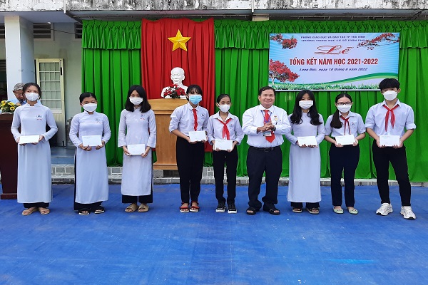 Trường Trung học cơ sở Trần Phú tổng kết năm học 2021-2022