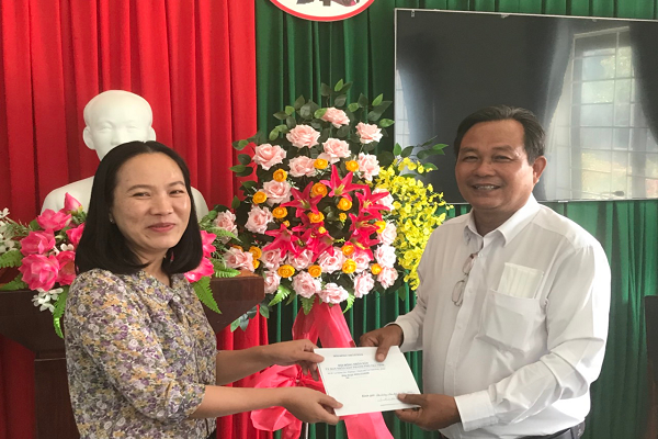 Lãnh đạo UBND TP.Trà Vinh thăm chúc tết và tặng quà Cơ sở Cai nghiện ma túy và Trung tâm Bảo trợ xã hội tỉnh Trà Vinh