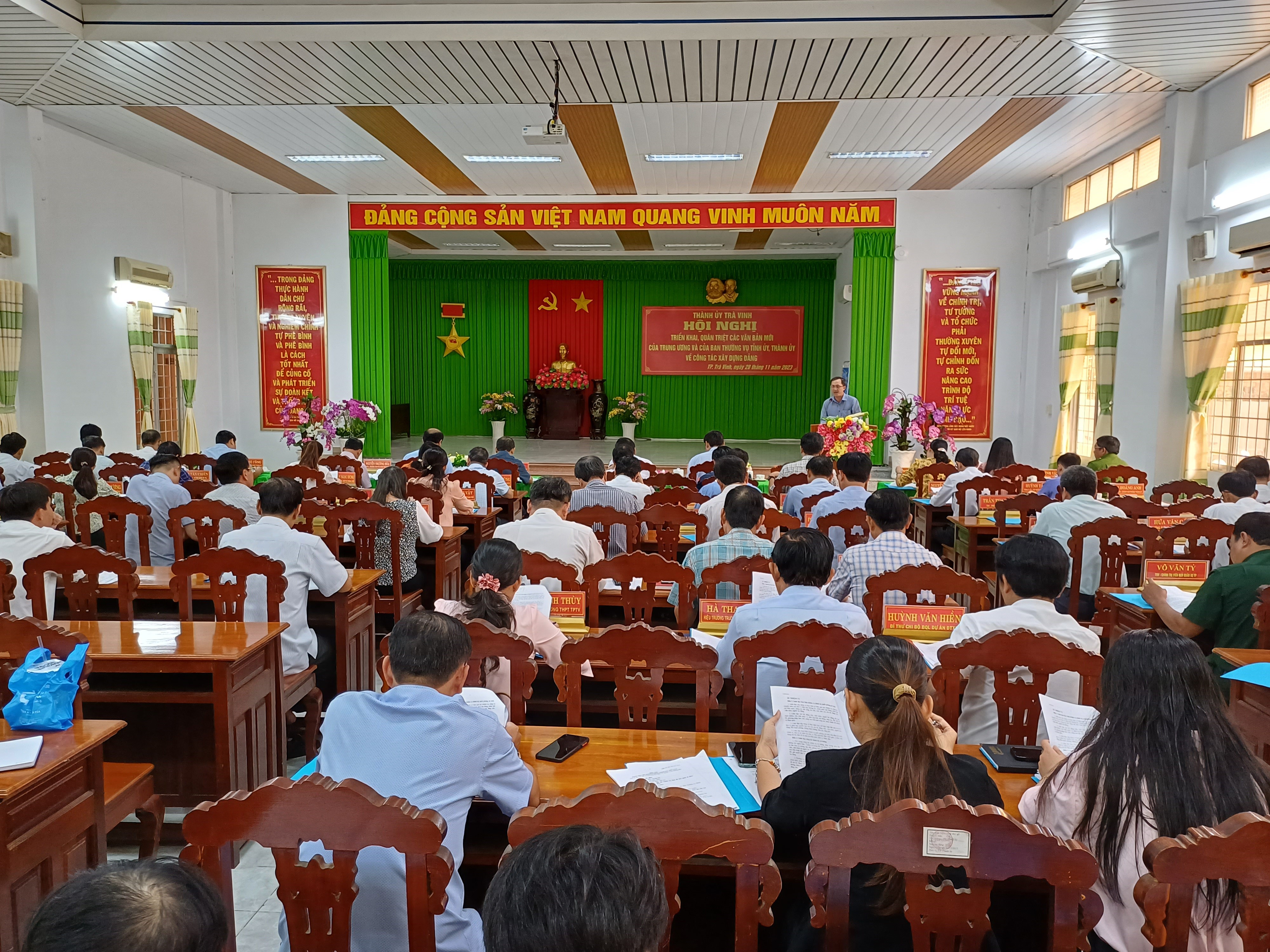 Thành ủy Trà Vinh tổ chức Hội nghị quán triệt triển khai các văn bản mới của Trung ương, Ban Thường vụ Tỉnh Ủy, Thành ủy về công tác tổ chức xây dựng đảng