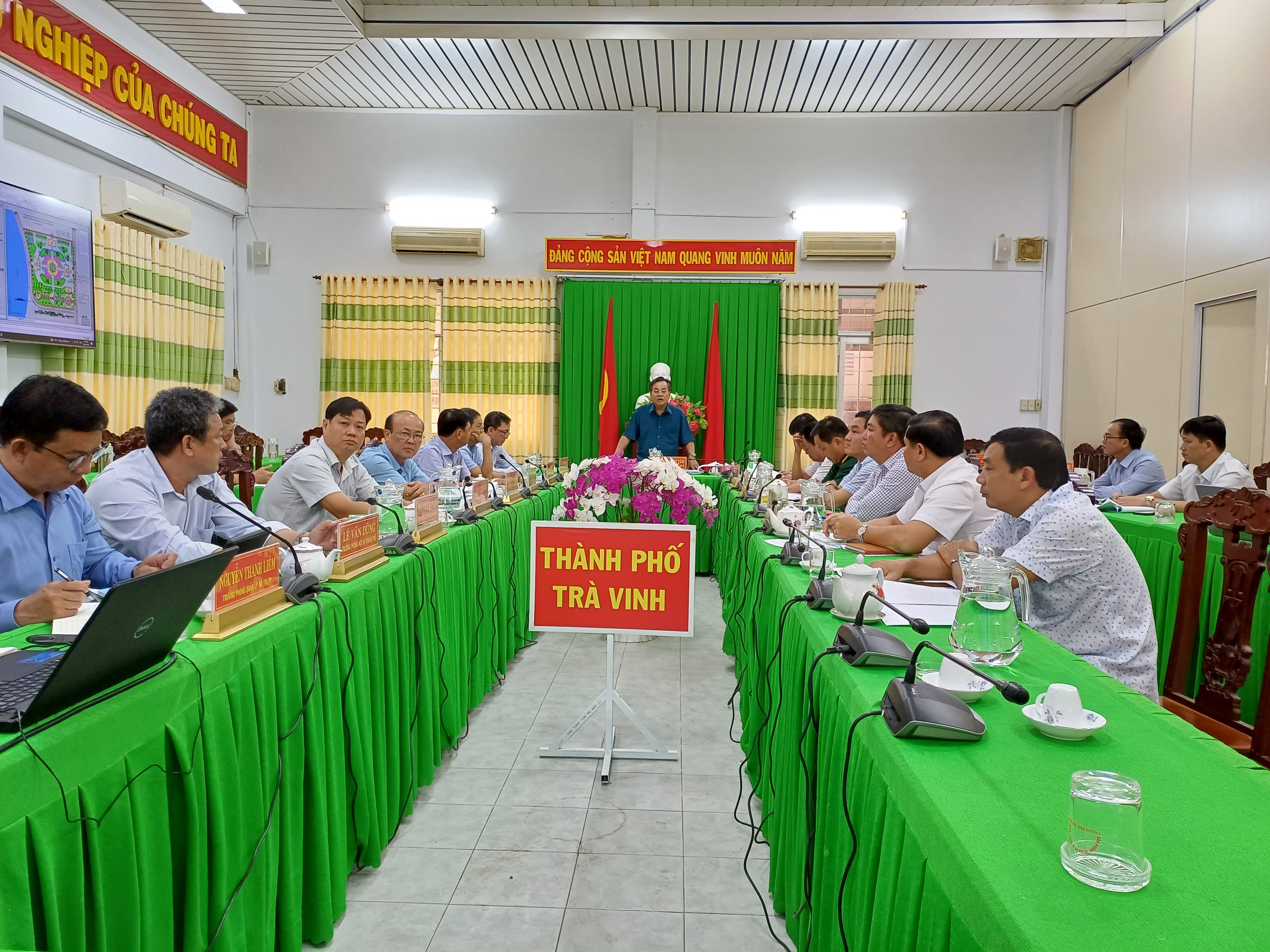 Ban Thường vụ Thành uỷ Trà Vinh đóng góp ý kiến về nội dung đồ án quy hoạch chi tiết xây dựng trung tâm Chính trị-Hành chính thành phố Trà Vinh 