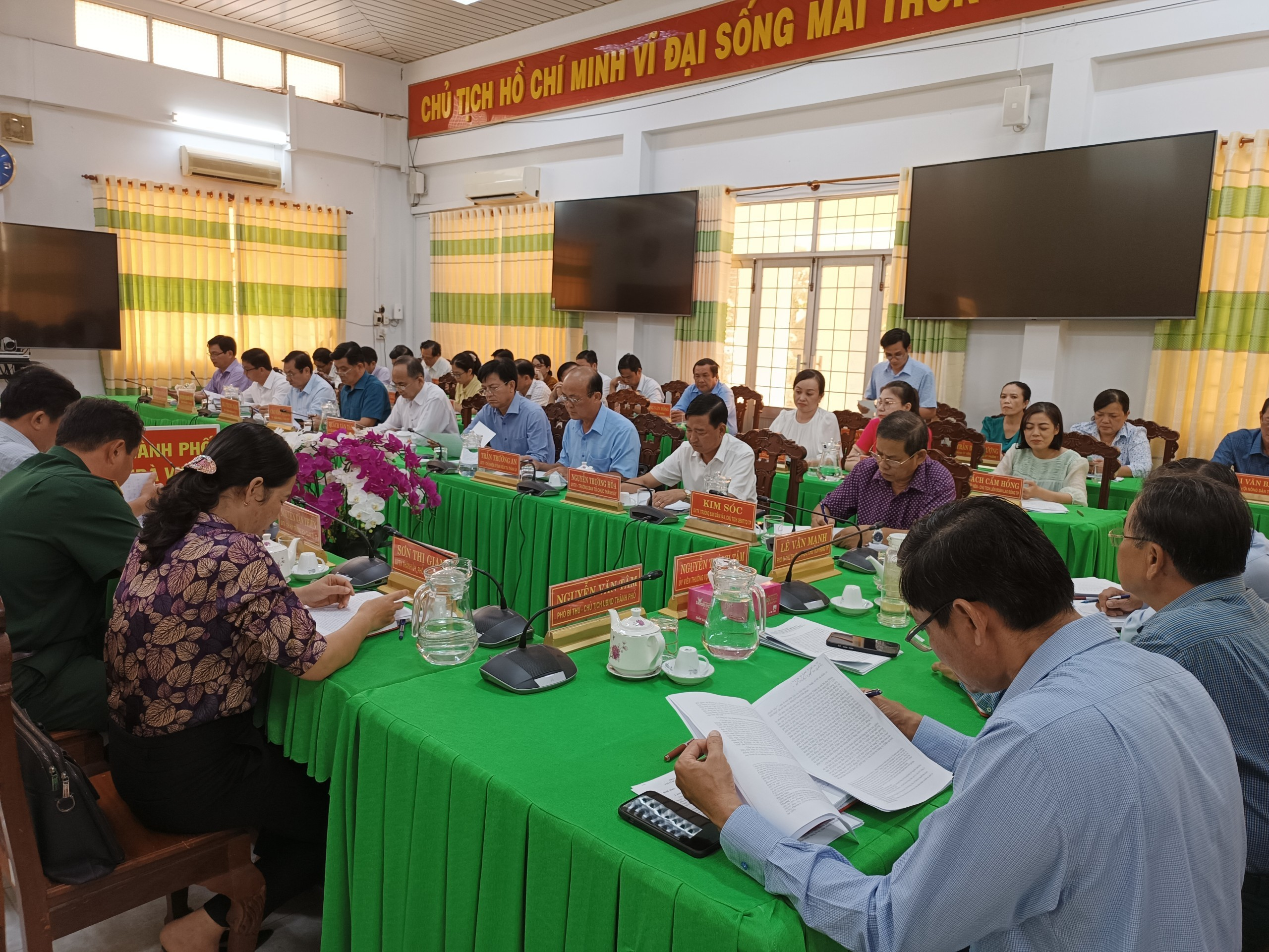 Thành ủy Trà Vinh tổ chức hội nghị Ban Thường vụ mở rộng sơ kết tình hình thực hiện Nghị quyết Thành ủy Tháng 10 và triển khai chương trình công tác tháng 11 năm 2023