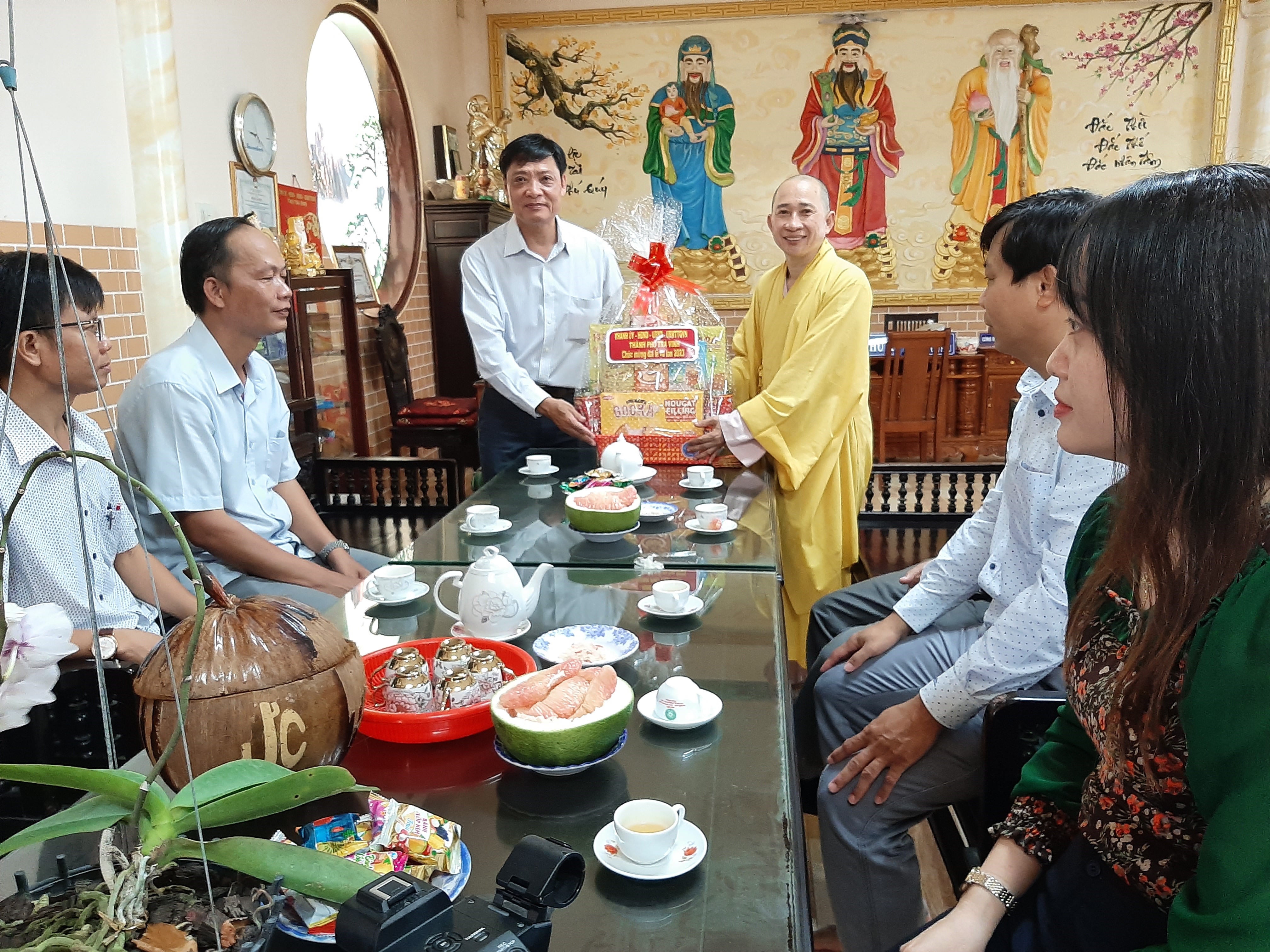 Lãnh đạo Thành phố Trà Vinh tổ chức đoàn thăm viếng các cơ sở tôn giáo nhân dịp lễ Vu lan báo hiếu Rằm tháng 7 năm 2023