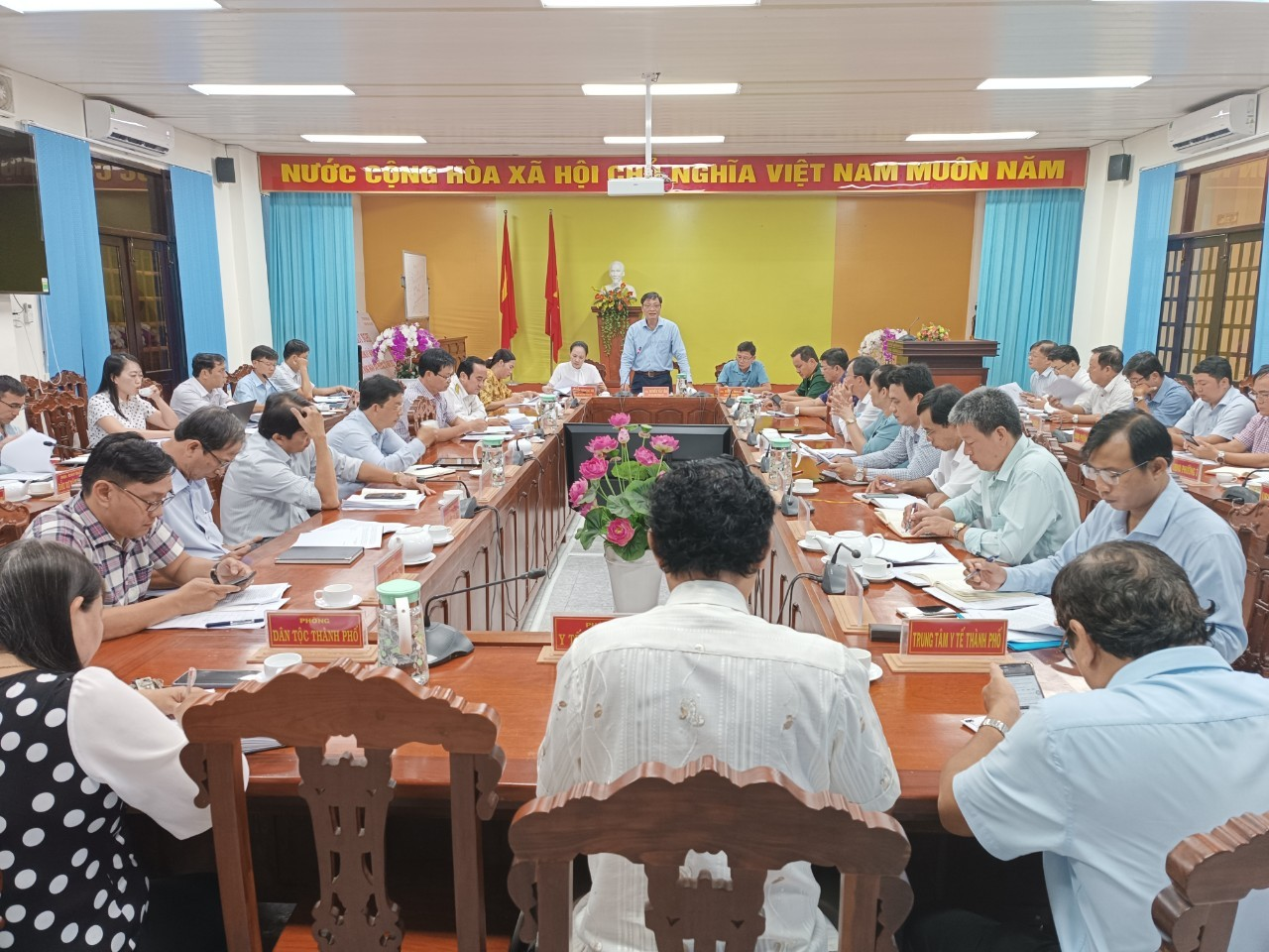Ủy ban Nhân dân Thành phố Trà Vinh hội nghị sơ kết tháng 8 đề ra nhiệm vụ giải pháp trọng tâm tháng 9 năm 2023